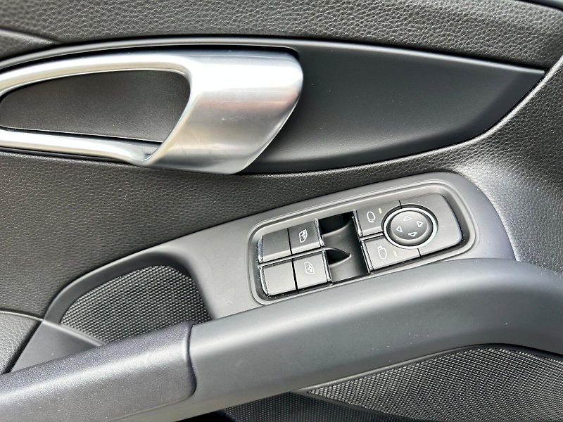 Porsche Cayman (2022) 718 220kW - fotka 10 z 22