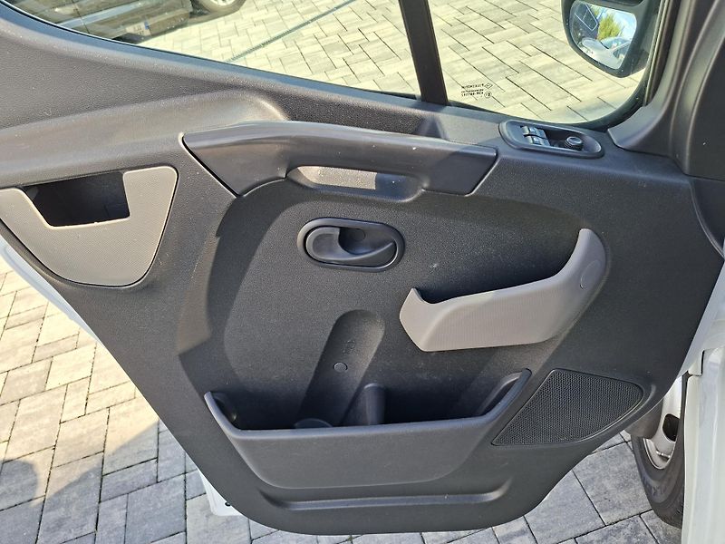 Renault Master (2017) 2,3DCi,Tupláky,tažné3,5t, DPH  - fotka 30 z 38