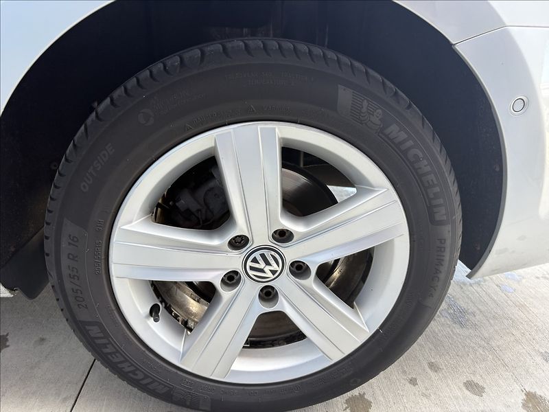 Volkswagen Golf 1,6 TDI rozvody spojka servis - fotka 8 z 33