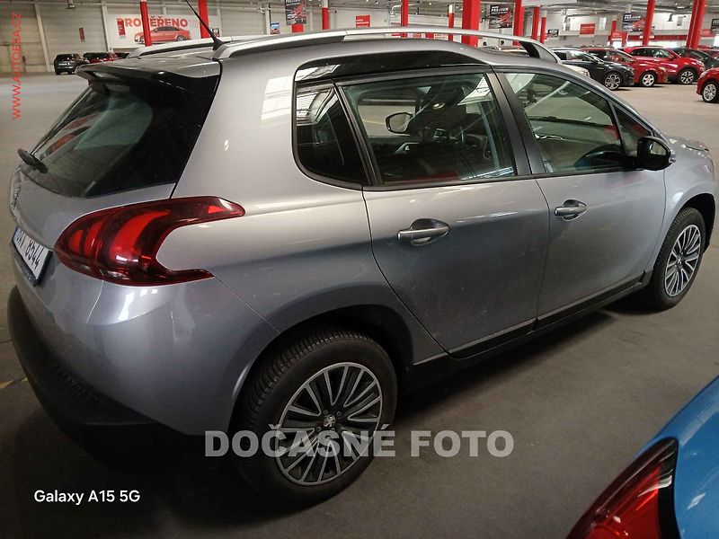 Peugeot 2008 (2018) 1.2 PT, ČR, autoAC - fotka 2 z 3