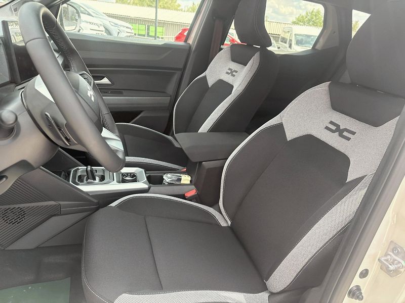 Dacia Duster (2026) Journey hybrid-G 150 4x4 - fotka 18 z 22
