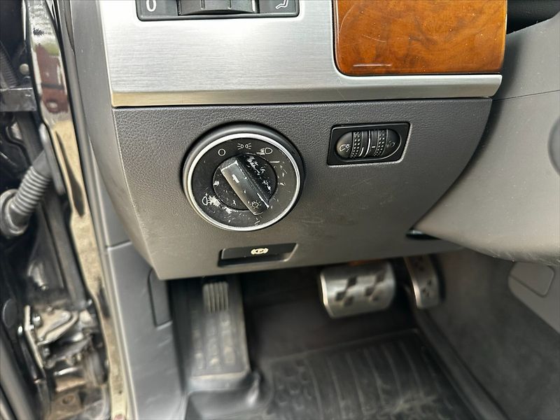 Volkswagen Touareg 3,2 V6 177kW-4X4-LPG - fotka 17 z 36