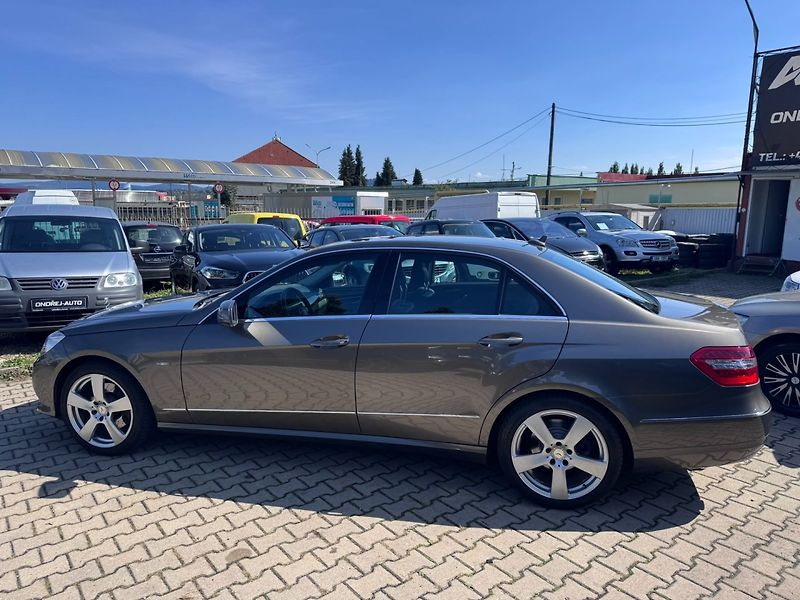 Mercedes-Benz Třídy E (2010) 200 CGI 1,8 135 KW AVANTGARDE - fotka 2 z 50