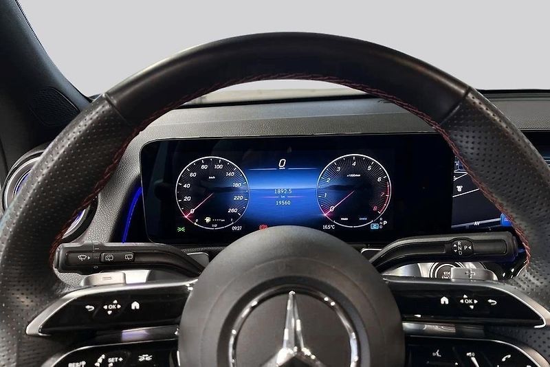 Mercedes-Benz GLB 200 AMG Night Taž ACC Kam LED - fotka 10 z 19