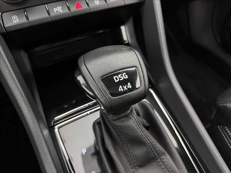 Škoda Kodiaq 2,0 DSG 4X4 CANTON ACC 360° - fotka 32 z 47