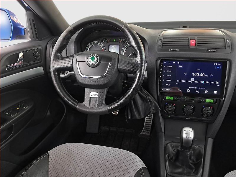 Škoda Octavia (2008) RS 2.0 TDI, Navi, Xenony - fotka 7 z 19