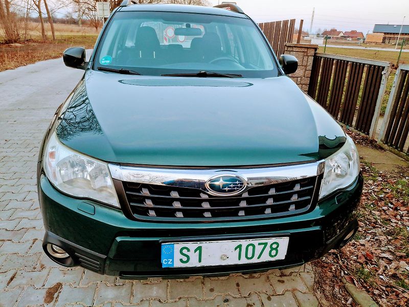 Subaru Forester 2.0 110 kw 4x4 Rezervace - fotka 23 z 38