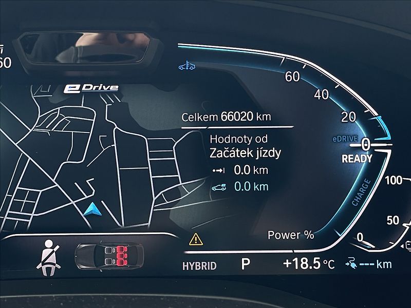 BMW Řada 5 2,0 530e xDrive A8 Luxury Line - fotka 10 z 22