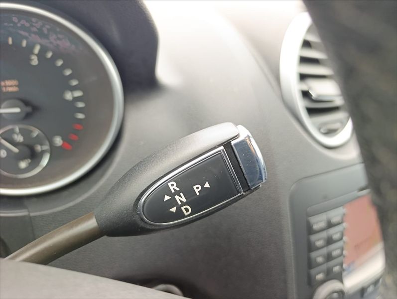 Mercedes-Benz Třídy M 3,0 320 CDi 4Matic,Navi,Xenony - fotka 24 z 36