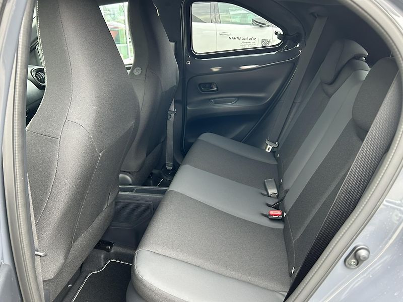 Toyota Aygo X GR SPORT 1,5 HEV AT - fotka 8 z 14