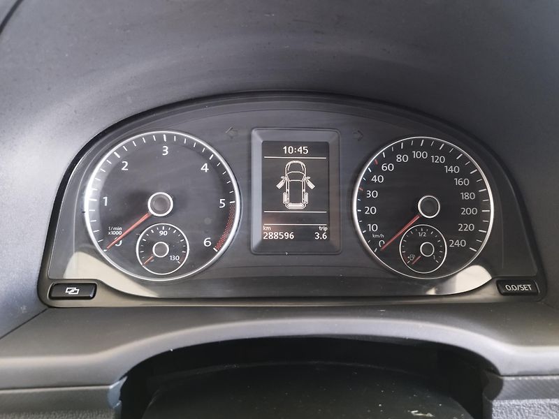 Volkswagen Caddy (2011) 2,0TDI,4X4,KLIMA,ALU,7MÍST - fotka 25 z 28