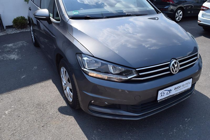 Volkswagen Touran (2017) 1.4TSI 110kw CLBMT 7MÍST TAŽNÉ - fotka 4 z 41