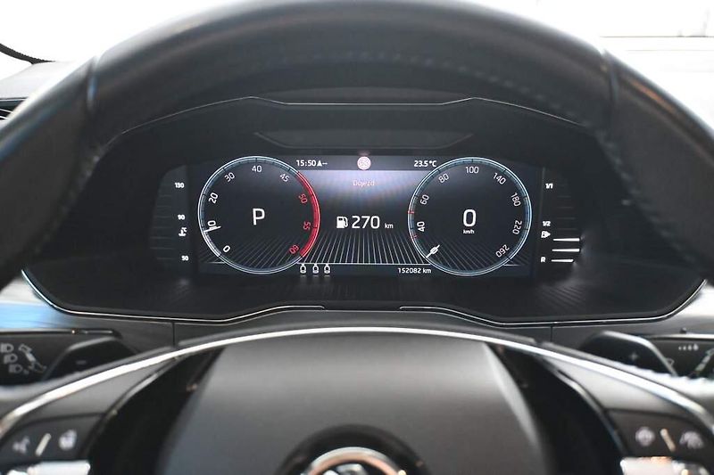 Škoda Superb (2022) 2.0 DSG LED ACC Virtual Tažné - fotka 31 z 37