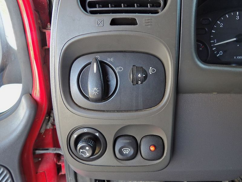 Ford Transit 2.0TDdi 73kW 300s Tažné - fotka 13 z 24