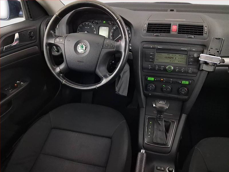 Škoda Octavia (2006) Ambiente Plus 2.0 TDI, Automat - fotka 7 z 20