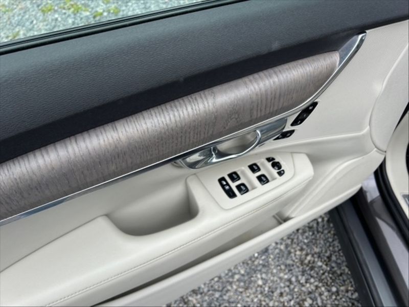 Volvo V90 2,0 CC B4 D Core AWD AT - fotka 11 z 11