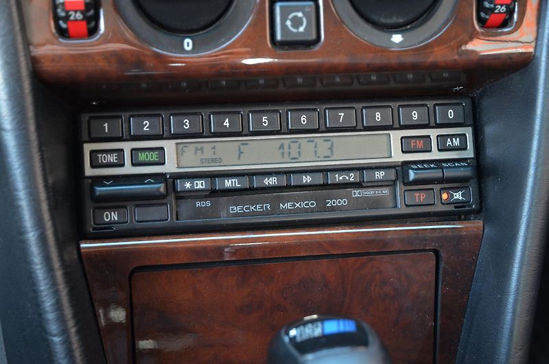 Mercedes-Benz 124 (1988) W124 300 CE 132kW AUTOMAT - fotka 29 z 39