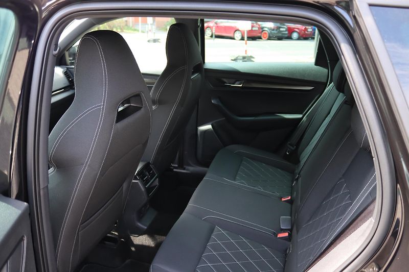 Škoda Karoq Škoda Karoq 1.5 TSI ACT Sport - fotka 37 z 50