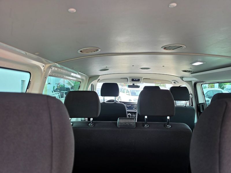 Volkswagen Transporter (2022) T6.1  2.0 TDI 9 míst - fotka 12 z 20