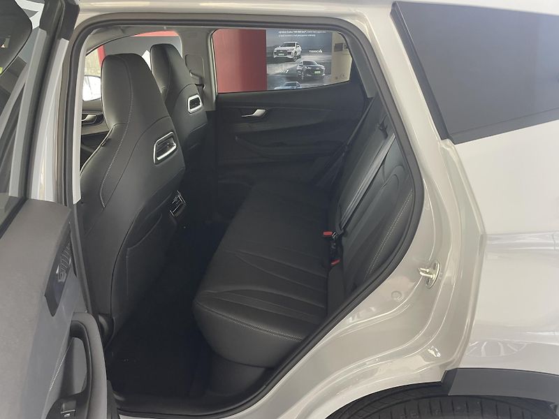 Chery Tiggo 4 HEV (2026) 1,5 HEV Unique - fotka 11 z 52