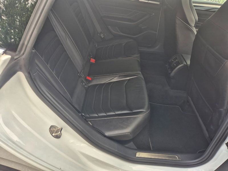 Volkswagen Arteon 2.0 TDI DSG 4x4  DPH ROZVODY - fotka 13 z 32