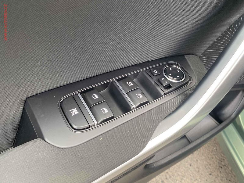 Kia Ceed (2023) 1.5 T-GDi SW, 1.maj,ČR, TOP - fotka 13 z 17