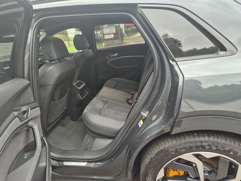 Audi e-tron 55 QUATTRO 300kw 21ALU - fotka 12 z 48
