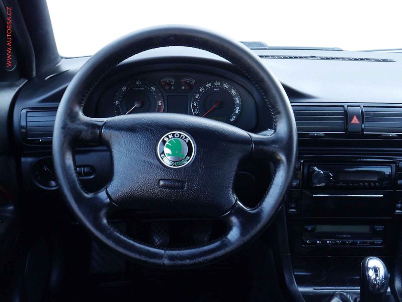 Škoda Superb (2005) 1.9 TDi, ČR, TZ, výhř.sed. - fotka 12 z 16