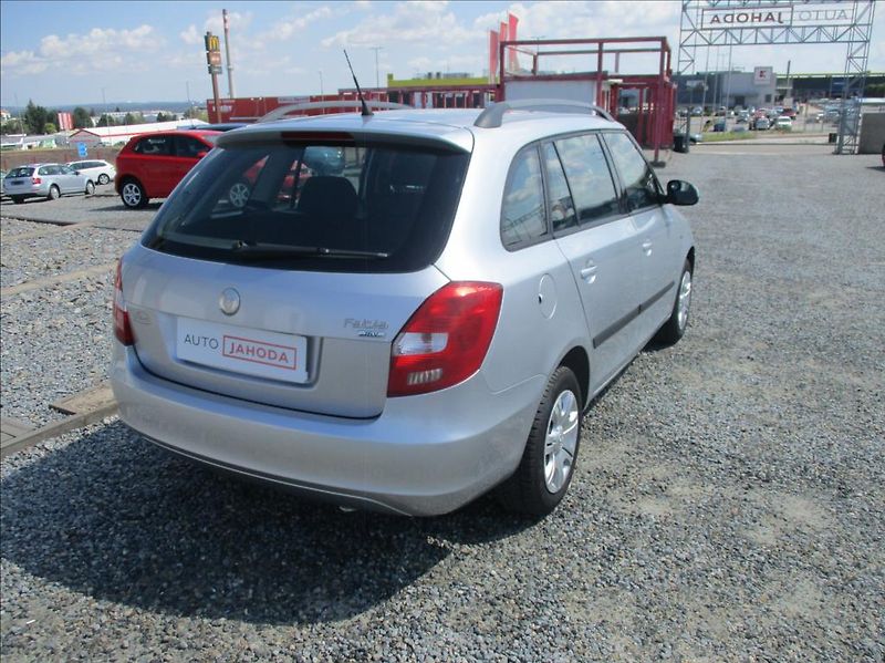 Škoda Fabia 1,4 i 16v, klima,rozvody,ABS, - fotka 5 z 19