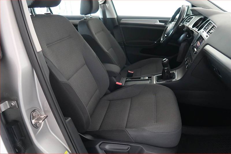Volkswagen Golf (2014) 1.2 TSI, Tempomat - fotka 9 z 15