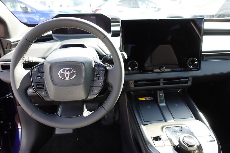 Toyota bZ4X BEV Style 73.1 kWh MC25 - fotka 16 z 33