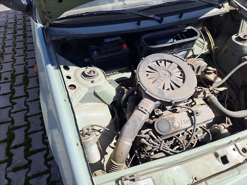 Škoda Favorit 1,3 ECO UHRAZENO 1.MAJITEL  13 - fotka 8 z 9