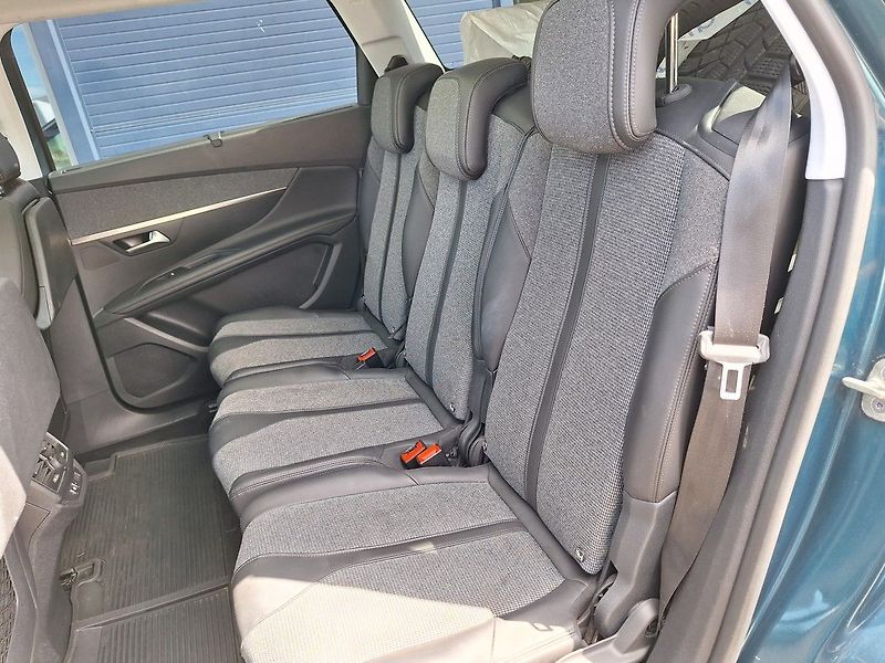 Peugeot 5008 (2018) ALLURE 1.5 BHDi 130 M6 - fotka 13 z 21
