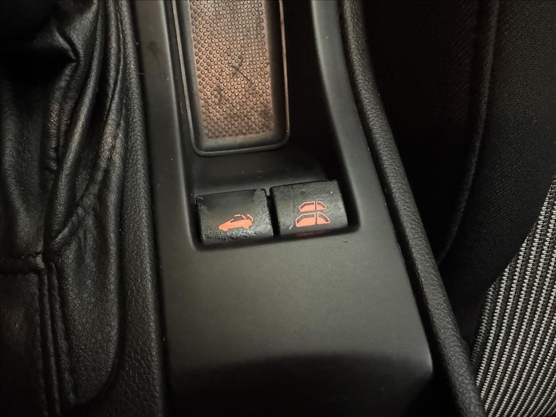 Peugeot 308 1,6 KABRIO DPH NAVI SERVIS  CC - fotka 28 z 39
