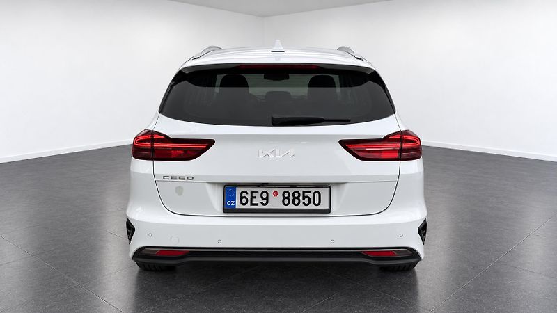 Kia Ceed (2022) 1.5 T-GDI,ČR,SERVIS,1 MAJITEL - fotka 8 z 15