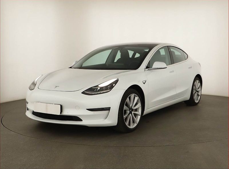Tesla Model 3 (2019) Long Range 4WD 78kWh, SoH 82% - fotka 2 z 20