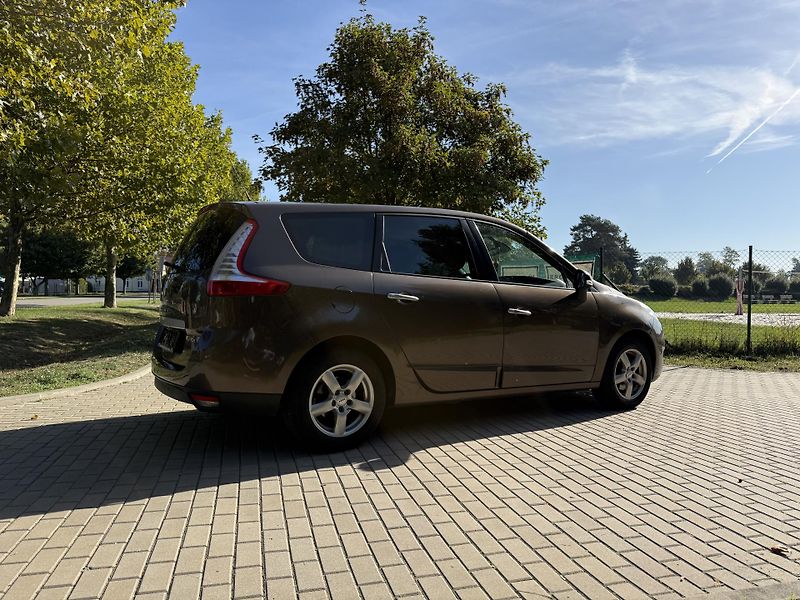 Renault Grand Scénic 1.4 TCe Dynamique - fotka 11 z 30