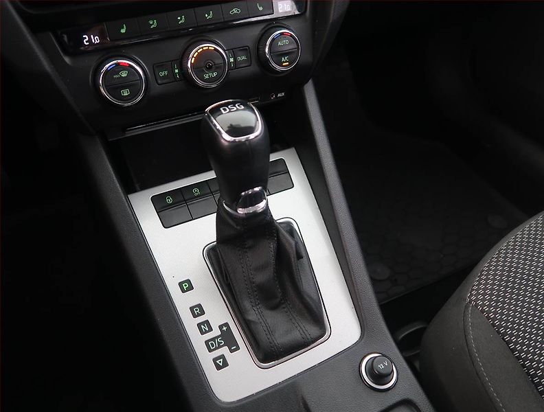 Škoda Octavia (2013) 1.6 TDI, Automat, Serv.kniha - fotka 13 z 15