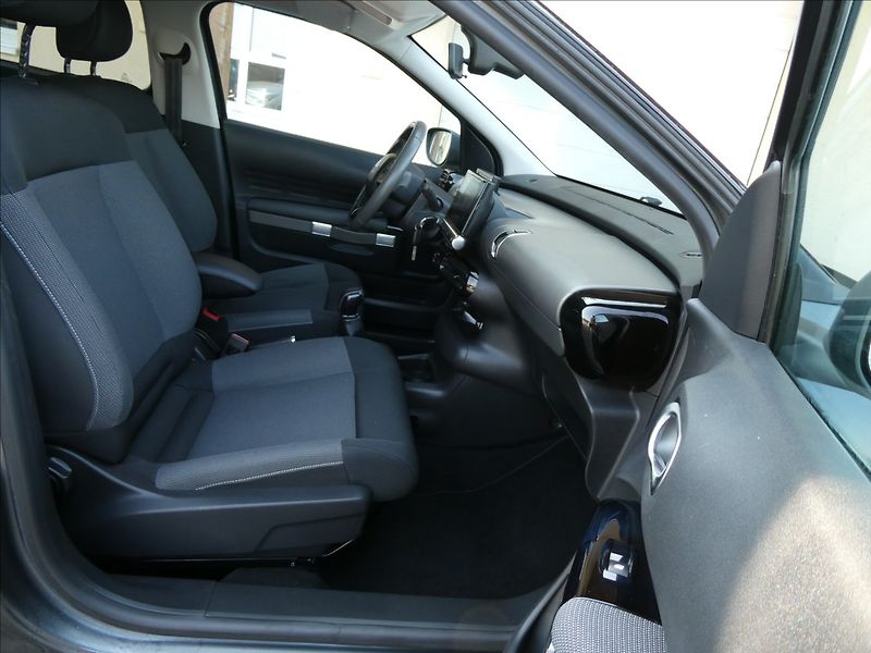 Citroën C4 Cactus 1,2 PureTech 60kW NAVI - fotka 21 z 33