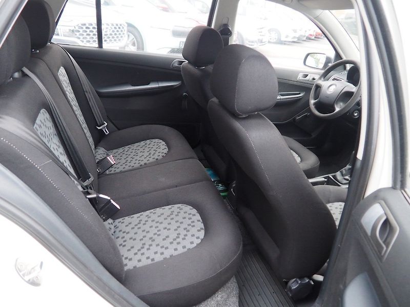 Škoda Fabia (2007) 1.4i, 1. Maj ČR - fotka 15 z 36