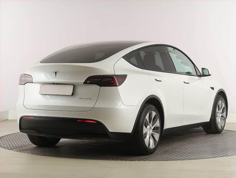 Tesla Model Y (2022) Long Range AWD 79kWh, SoH 89% - fotka 5 z 33