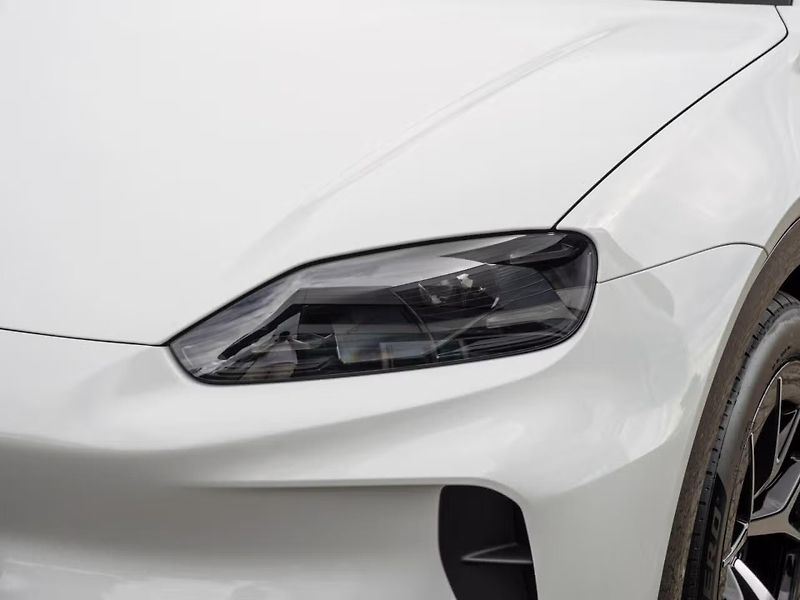 Porsche Cayenne Electric Pano 360 Matrix Tažné - fotka 7 z 23