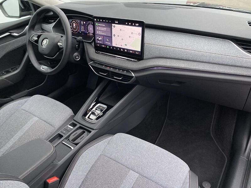 Škoda Octavia Combi 2,0 TDI Top Select DSG - fotka 25 z 28