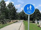 Značka určující stezku pro cyklisty a chodce