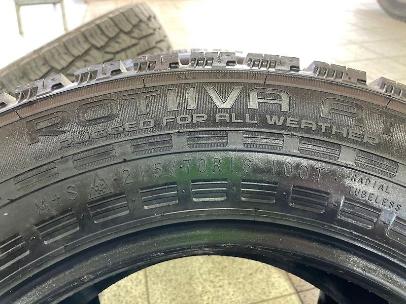 Ostatní (2018) PNEU NOKIAN 215/70R16 100T M+S - fotka 2 z 4
