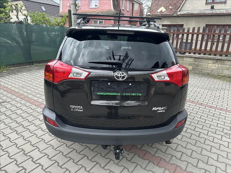 Toyota RAV4 2,0 4x4 TAŽNÉ - fotka 4 z 24