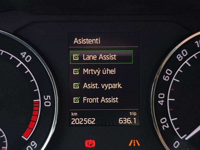 Škoda Superb (2017) Style GreenLine 1.6 TDi 88kW, - fotka 18 z 30