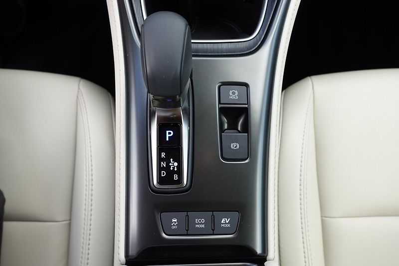 Lexus LBX 1,5 HEV Elegant Tech - fotka 22 z 35