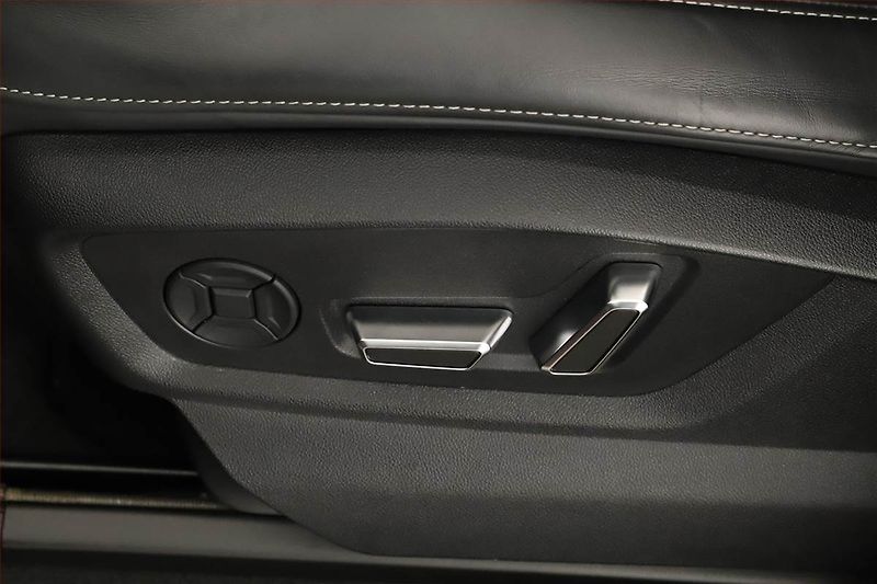 Audi Q8 (2023) 50 TDI, Vzduch, Nez.top - fotka 21 z 25
