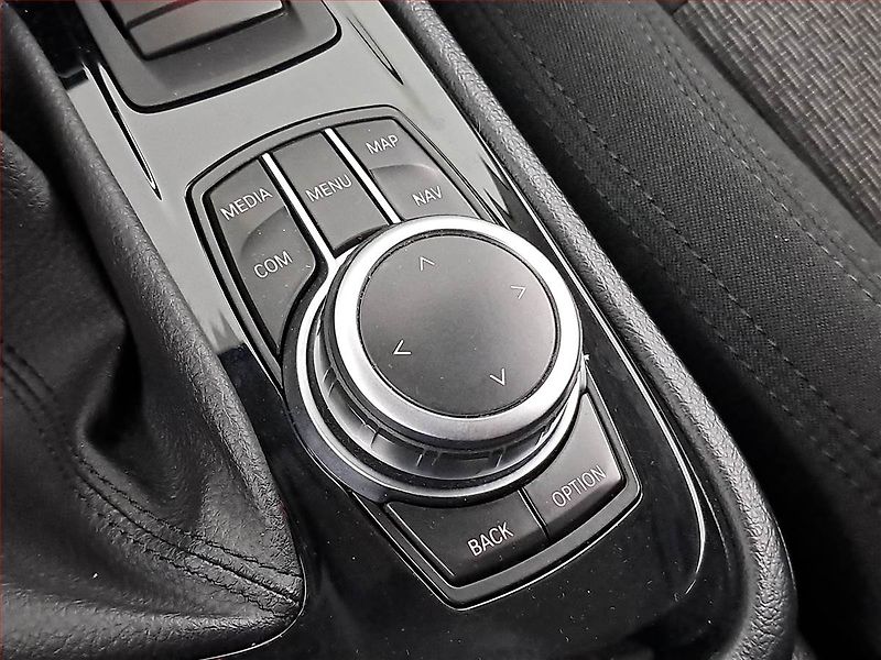 BMW Řada 2 (2019) 216i Active Tourer, Serv.kniha - fotka 17 z 20